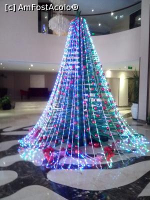[P13] decoratii in lobby pentru sarbatorile de iarna » foto by ile57b
 - 
<span class="allrVoted glyphicon glyphicon-heart hidden" id="av1292467"></span>
<a class="m-l-10 hidden" id="sv1292467" onclick="voting_Foto_DelVot(,1292467,27426)" role="button">șterge vot <span class="glyphicon glyphicon-remove"></span></a>
<a id="v91292467" class=" c-red"  onclick="voting_Foto_SetVot(1292467)" role="button"><span class="glyphicon glyphicon-heart-empty"></span> <b>LIKE</b> = Votează poza</a> <img class="hidden"  id="f1292467W9" src="/imagini/loader.gif" border="0" /><span class="AjErrMes hidden" id="e1292467ErM"></span>