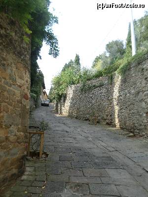 [P22] strada care urca spre punctul spre manastirea franciscana are un aer distins fiind strajuita de zidurile antice ale orasului » foto by amero
 - 
<span class="allrVoted glyphicon glyphicon-heart hidden" id="av683112"></span>
<a class="m-l-10 hidden" id="sv683112" onclick="voting_Foto_DelVot(,683112,27453)" role="button">șterge vot <span class="glyphicon glyphicon-remove"></span></a>
<a id="v9683112" class=" c-red"  onclick="voting_Foto_SetVot(683112)" role="button"><span class="glyphicon glyphicon-heart-empty"></span> <b>LIKE</b> = Votează poza</a> <img class="hidden"  id="f683112W9" src="/imagini/loader.gif" border="0" /><span class="AjErrMes hidden" id="e683112ErM"></span>