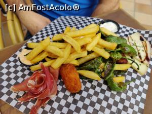 [P14] Diferent Restaurant; mix de tapas » foto by crismis
 - 
<span class="allrVoted glyphicon glyphicon-heart hidden" id="av1373957"></span>
<a class="m-l-10 hidden" id="sv1373957" onclick="voting_Foto_DelVot(,1373957,27457)" role="button">șterge vot <span class="glyphicon glyphicon-remove"></span></a>
<a id="v91373957" class=" c-red"  onclick="voting_Foto_SetVot(1373957)" role="button"><span class="glyphicon glyphicon-heart-empty"></span> <b>LIKE</b> = Votează poza</a> <img class="hidden"  id="f1373957W9" src="/imagini/loader.gif" border="0" /><span class="AjErrMes hidden" id="e1373957ErM"></span>