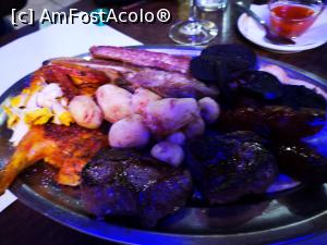 [P29] Restaurante Villa Rosa - Aguimes; uriașul platou cu fripturi și cârnați » foto by crismis
 - 
<span class="allrVoted glyphicon glyphicon-heart hidden" id="av1296614"></span>
<a class="m-l-10 hidden" id="sv1296614" onclick="voting_Foto_DelVot(,1296614,27460)" role="button">șterge vot <span class="glyphicon glyphicon-remove"></span></a>
<a id="v91296614" class=" c-red"  onclick="voting_Foto_SetVot(1296614)" role="button"><span class="glyphicon glyphicon-heart-empty"></span> <b>LIKE</b> = Votează poza</a> <img class="hidden"  id="f1296614W9" src="/imagini/loader.gif" border="0" /><span class="AjErrMes hidden" id="e1296614ErM"></span>