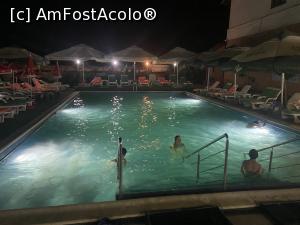[P22] Piscina seara » foto by crismcl313
 - 
<span class="allrVoted glyphicon glyphicon-heart hidden" id="av1303638"></span>
<a class="m-l-10 hidden" id="sv1303638" onclick="voting_Foto_DelVot(,1303638,27467)" role="button">șterge vot <span class="glyphicon glyphicon-remove"></span></a>
<a id="v91303638" class=" c-red"  onclick="voting_Foto_SetVot(1303638)" role="button"><span class="glyphicon glyphicon-heart-empty"></span> <b>LIKE</b> = Votează poza</a> <img class="hidden"  id="f1303638W9" src="/imagini/loader.gif" border="0" /><span class="AjErrMes hidden" id="e1303638ErM"></span>