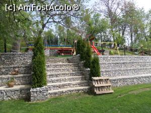 [P07] Spațiul de joacă situat puțin mai sus de pensiune. » foto by Safta Radu
 - 
<span class="allrVoted glyphicon glyphicon-heart hidden" id="av1297300"></span>
<a class="m-l-10 hidden" id="sv1297300" onclick="voting_Foto_DelVot(,1297300,27469)" role="button">șterge vot <span class="glyphicon glyphicon-remove"></span></a>
<a id="v91297300" class=" c-red"  onclick="voting_Foto_SetVot(1297300)" role="button"><span class="glyphicon glyphicon-heart-empty"></span> <b>LIKE</b> = Votează poza</a> <img class="hidden"  id="f1297300W9" src="/imagini/loader.gif" border="0" /><span class="AjErrMes hidden" id="e1297300ErM"></span>