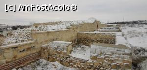 [P21] Prin Cetatea Capidava, recent restaurată. » foto by Aurici
 - 
<span class="allrVoted glyphicon glyphicon-heart hidden" id="av1298133"></span>
<a class="m-l-10 hidden" id="sv1298133" onclick="voting_Foto_DelVot(,1298133,27477)" role="button">șterge vot <span class="glyphicon glyphicon-remove"></span></a>
<a id="v91298133" class=" c-red"  onclick="voting_Foto_SetVot(1298133)" role="button"><span class="glyphicon glyphicon-heart-empty"></span> <b>LIKE</b> = Votează poza</a> <img class="hidden"  id="f1298133W9" src="/imagini/loader.gif" border="0" /><span class="AjErrMes hidden" id="e1298133ErM"></span>