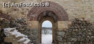 [P23] Prin Cetatea Capidava, recent restaurată. » foto by Aurici
 - 
<span class="allrVoted glyphicon glyphicon-heart hidden" id="av1298135"></span>
<a class="m-l-10 hidden" id="sv1298135" onclick="voting_Foto_DelVot(,1298135,27477)" role="button">șterge vot <span class="glyphicon glyphicon-remove"></span></a>
<a id="v91298135" class=" c-red"  onclick="voting_Foto_SetVot(1298135)" role="button"><span class="glyphicon glyphicon-heart-empty"></span> <b>LIKE</b> = Votează poza</a> <img class="hidden"  id="f1298135W9" src="/imagini/loader.gif" border="0" /><span class="AjErrMes hidden" id="e1298135ErM"></span>
