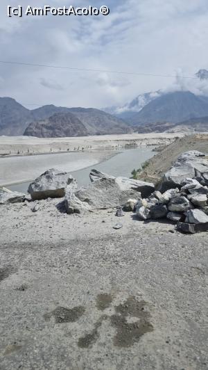 [P01] valea Skardu » foto by robert
 - 
<span class="allrVoted glyphicon glyphicon-heart hidden" id="av1325831"></span>
<a class="m-l-10 hidden" id="sv1325831" onclick="voting_Foto_DelVot(,1325831,27498)" role="button">șterge vot <span class="glyphicon glyphicon-remove"></span></a>
<a id="v91325831" class=" c-red"  onclick="voting_Foto_SetVot(1325831)" role="button"><span class="glyphicon glyphicon-heart-empty"></span> <b>LIKE</b> = Votează poza</a> <img class="hidden"  id="f1325831W9" src="/imagini/loader.gif" border="0" /><span class="AjErrMes hidden" id="e1325831ErM"></span>