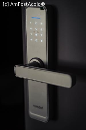 [P18x] intrarea în hotel și în camere se face cu cod, sau cartelă magnetică » foto by creivean
 - 
<span class="allrVoted glyphicon glyphicon-heart hidden" id="av1302715"></span>
<a class="m-l-10 hidden" id="sv1302715" onclick="voting_Foto_DelVot(,1302715,27514)" role="button">șterge vot <span class="glyphicon glyphicon-remove"></span></a>
<a id="v91302715" class=" c-red"  onclick="voting_Foto_SetVot(1302715)" role="button"><span class="glyphicon glyphicon-heart-empty"></span> <b>LIKE</b> = Votează poza</a> <img class="hidden"  id="f1302715W9" src="/imagini/loader.gif" border="0" /><span class="AjErrMes hidden" id="e1302715ErM"></span>