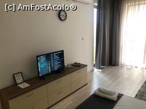 [P11] Sufrageria si usa spre balcon » foto by mishu
 - 
<span class="allrVoted glyphicon glyphicon-heart hidden" id="av1303406"></span>
<a class="m-l-10 hidden" id="sv1303406" onclick="voting_Foto_DelVot(,1303406,27520)" role="button">șterge vot <span class="glyphicon glyphicon-remove"></span></a>
<a id="v91303406" class=" c-red"  onclick="voting_Foto_SetVot(1303406)" role="button"><span class="glyphicon glyphicon-heart-empty"></span> <b>LIKE</b> = Votează poza</a> <img class="hidden"  id="f1303406W9" src="/imagini/loader.gif" border="0" /><span class="AjErrMes hidden" id="e1303406ErM"></span>