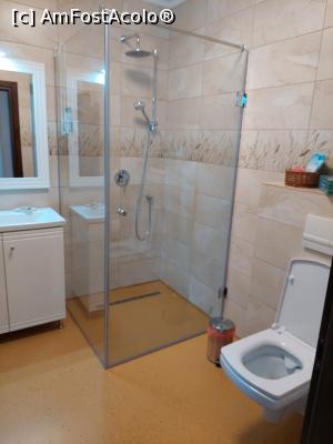 [P08] Baia din camera noastra » foto by ancutza26
 - 
<span class="allrVoted glyphicon glyphicon-heart hidden" id="av1305116"></span>
<a class="m-l-10 hidden" id="sv1305116" onclick="voting_Foto_DelVot(,1305116,27527)" role="button">șterge vot <span class="glyphicon glyphicon-remove"></span></a>
<a id="v91305116" class=" c-red"  onclick="voting_Foto_SetVot(1305116)" role="button"><span class="glyphicon glyphicon-heart-empty"></span> <b>LIKE</b> = Votează poza</a> <img class="hidden"  id="f1305116W9" src="/imagini/loader.gif" border="0" /><span class="AjErrMes hidden" id="e1305116ErM"></span>