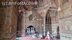 [P10] Moscheea Wazir Khan » foto by robert
 - 
<span class="allrVoted glyphicon glyphicon-heart hidden" id="av1306593"></span>
<a class="m-l-10 hidden" id="sv1306593" onclick="voting_Foto_DelVot(,1306593,27539)" role="button">șterge vot <span class="glyphicon glyphicon-remove"></span></a>
<a id="v91306593" class=" c-red"  onclick="voting_Foto_SetVot(1306593)" role="button"><span class="glyphicon glyphicon-heart-empty"></span> <b>LIKE</b> = Votează poza</a> <img class="hidden"  id="f1306593W9" src="/imagini/loader.gif" border="0" /><span class="AjErrMes hidden" id="e1306593ErM"></span>