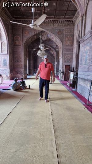 [P13] Moscheea Wazir Khan » foto by robert
 - 
<span class="allrVoted glyphicon glyphicon-heart hidden" id="av1306596"></span>
<a class="m-l-10 hidden" id="sv1306596" onclick="voting_Foto_DelVot(,1306596,27539)" role="button">șterge vot <span class="glyphicon glyphicon-remove"></span></a>
<a id="v91306596" class=" c-red"  onclick="voting_Foto_SetVot(1306596)" role="button"><span class="glyphicon glyphicon-heart-empty"></span> <b>LIKE</b> = Votează poza</a> <img class="hidden"  id="f1306596W9" src="/imagini/loader.gif" border="0" /><span class="AjErrMes hidden" id="e1306596ErM"></span>