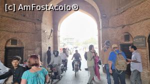 [P15] Moscheea Wazir Khan » foto by robert
 - 
<span class="allrVoted glyphicon glyphicon-heart hidden" id="av1306598"></span>
<a class="m-l-10 hidden" id="sv1306598" onclick="voting_Foto_DelVot(,1306598,27539)" role="button">șterge vot <span class="glyphicon glyphicon-remove"></span></a>
<a id="v91306598" class=" c-red"  onclick="voting_Foto_SetVot(1306598)" role="button"><span class="glyphicon glyphicon-heart-empty"></span> <b>LIKE</b> = Votează poza</a> <img class="hidden"  id="f1306598W9" src="/imagini/loader.gif" border="0" /><span class="AjErrMes hidden" id="e1306598ErM"></span>