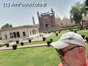 [P19] amfostșiioaici » foto by robert
 - 
<span class="allrVoted glyphicon glyphicon-heart hidden" id="av1306602"></span>
<a class="m-l-10 hidden" id="sv1306602" onclick="voting_Foto_DelVot(,1306602,27539)" role="button">șterge vot <span class="glyphicon glyphicon-remove"></span></a>
<a id="v91306602" class=" c-red"  onclick="voting_Foto_SetVot(1306602)" role="button"><span class="glyphicon glyphicon-heart-empty"></span> <b>LIKE</b> = Votează poza</a> <img class="hidden"  id="f1306602W9" src="/imagini/loader.gif" border="0" /><span class="AjErrMes hidden" id="e1306602ErM"></span>