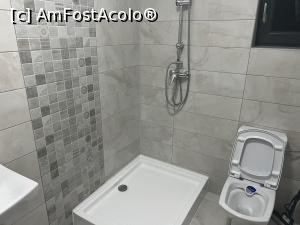 [P03] Baia din camera, curata, totul ok » foto by Trank
 - 
<span class="allrVoted glyphicon glyphicon-heart hidden" id="av1345591"></span>
<a class="m-l-10 hidden" id="sv1345591" onclick="voting_Foto_DelVot(,1345591,27601)" role="button">șterge vot <span class="glyphicon glyphicon-remove"></span></a>
<a id="v91345591" class=" c-red"  onclick="voting_Foto_SetVot(1345591)" role="button"><span class="glyphicon glyphicon-heart-empty"></span> <b>LIKE</b> = Votează poza</a> <img class="hidden"  id="f1345591W9" src="/imagini/loader.gif" border="0" /><span class="AjErrMes hidden" id="e1345591ErM"></span>