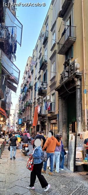 [P01] Pe Via dei Tribunali. » foto by tata123 🔱
 - 
<span class="allrVoted glyphicon glyphicon-heart hidden" id="av1527319"></span>
<a class="m-l-10 hidden" id="sv1527319" onclick="voting_Foto_DelVot(,1527319,27607)" role="button">șterge vot <span class="glyphicon glyphicon-remove"></span></a>
<a id="v91527319" class=" c-red"  onclick="voting_Foto_SetVot(1527319)" role="button"><span class="glyphicon glyphicon-heart-empty"></span> <b>LIKE</b> = Votează poza</a> <img class="hidden"  id="f1527319W9" src="/imagini/loader.gif" border="0" /><span class="AjErrMes hidden" id="e1527319ErM"></span>