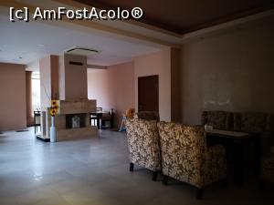 [P16] Zona de relaxare de la parter » foto by crismis
 - 
<span class="allrVoted glyphicon glyphicon-heart hidden" id="av1315433"></span>
<a class="m-l-10 hidden" id="sv1315433" onclick="voting_Foto_DelVot(,1315433,27622)" role="button">șterge vot <span class="glyphicon glyphicon-remove"></span></a>
<a id="v91315433" class=" c-red"  onclick="voting_Foto_SetVot(1315433)" role="button"><span class="glyphicon glyphicon-heart-empty"></span> <b>LIKE</b> = Votează poza</a> <img class="hidden"  id="f1315433W9" src="/imagini/loader.gif" border="0" /><span class="AjErrMes hidden" id="e1315433ErM"></span>