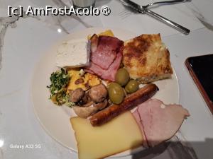 [P62] Voya Beach Resort - la masă » foto by nicole33
 - 
<span class="allrVoted glyphicon glyphicon-heart hidden" id="av1520490"></span>
<a class="m-l-10 hidden" id="sv1520490" onclick="voting_Foto_DelVot(,1520490,27649)" role="button">șterge vot <span class="glyphicon glyphicon-remove"></span></a>
<a id="v91520490" class=" c-red"  onclick="voting_Foto_SetVot(1520490)" role="button"><span class="glyphicon glyphicon-heart-empty"></span> <b>LIKE</b> = Votează poza</a> <img class="hidden"  id="f1520490W9" src="/imagini/loader.gif" border="0" /><span class="AjErrMes hidden" id="e1520490ErM"></span>