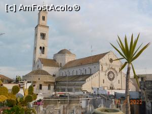 [P37] De pe terasa B&B La Maison del Borgo Antico, Bazilica San Nicola » foto by irinad
 - 
<span class="allrVoted glyphicon glyphicon-heart hidden" id="av1319484"></span>
<a class="m-l-10 hidden" id="sv1319484" onclick="voting_Foto_DelVot(,1319484,27661)" role="button">șterge vot <span class="glyphicon glyphicon-remove"></span></a>
<a id="v91319484" class=" c-red"  onclick="voting_Foto_SetVot(1319484)" role="button"><span class="glyphicon glyphicon-heart-empty"></span> <b>LIKE</b> = Votează poza</a> <img class="hidden"  id="f1319484W9" src="/imagini/loader.gif" border="0" /><span class="AjErrMes hidden" id="e1319484ErM"></span>