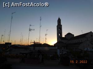 [P44] La răsărit, de pe terasa B&B La Maison del Borgo Antico, soarele apare timid din spatele Bazilicii San Nicola » foto by irinad
 - 
<span class="allrVoted glyphicon glyphicon-heart hidden" id="av1319491"></span>
<a class="m-l-10 hidden" id="sv1319491" onclick="voting_Foto_DelVot(,1319491,27661)" role="button">șterge vot <span class="glyphicon glyphicon-remove"></span></a>
<a id="v91319491" class=" c-red"  onclick="voting_Foto_SetVot(1319491)" role="button"><span class="glyphicon glyphicon-heart-empty"></span> <b>LIKE</b> = Votează poza</a> <img class="hidden"  id="f1319491W9" src="/imagini/loader.gif" border="0" /><span class="AjErrMes hidden" id="e1319491ErM"></span>