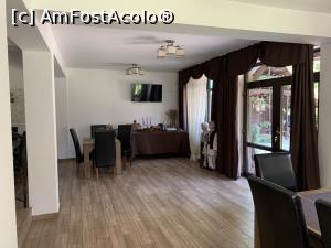 [P19] Intrarea in sala de mese, la parter » foto by Astor
 - 
<span class="allrVoted glyphicon glyphicon-heart hidden" id="av1371514"></span>
<a class="m-l-10 hidden" id="sv1371514" onclick="voting_Foto_DelVot(,1371514,27689)" role="button">șterge vot <span class="glyphicon glyphicon-remove"></span></a>
<a id="v91371514" class=" c-red"  onclick="voting_Foto_SetVot(1371514)" role="button"><span class="glyphicon glyphicon-heart-empty"></span> <b>LIKE</b> = Votează poza</a> <img class="hidden"  id="f1371514W9" src="/imagini/loader.gif" border="0" /><span class="AjErrMes hidden" id="e1371514ErM"></span>