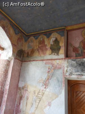 [P06] Mănăstirea Predeal - Biserica mică. Pictură în pridvor. » foto by iulianic
 - 
<span class="allrVoted glyphicon glyphicon-heart hidden" id="av1335493"></span>
<a class="m-l-10 hidden" id="sv1335493" onclick="voting_Foto_DelVot(,1335493,27705)" role="button">șterge vot <span class="glyphicon glyphicon-remove"></span></a>
<a id="v91335493" class=" c-red"  onclick="voting_Foto_SetVot(1335493)" role="button"><span class="glyphicon glyphicon-heart-empty"></span> <b>LIKE</b> = Votează poza</a> <img class="hidden"  id="f1335493W9" src="/imagini/loader.gif" border="0" /><span class="AjErrMes hidden" id="e1335493ErM"></span>