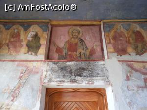 [P07] Mănăstirea Predeal - Biserica mică. Pictură în pridvor. » foto by iulianic
 - 
<span class="allrVoted glyphicon glyphicon-heart hidden" id="av1335494"></span>
<a class="m-l-10 hidden" id="sv1335494" onclick="voting_Foto_DelVot(,1335494,27705)" role="button">șterge vot <span class="glyphicon glyphicon-remove"></span></a>
<a id="v91335494" class=" c-red"  onclick="voting_Foto_SetVot(1335494)" role="button"><span class="glyphicon glyphicon-heart-empty"></span> <b>LIKE</b> = Votează poza</a> <img class="hidden"  id="f1335494W9" src="/imagini/loader.gif" border="0" /><span class="AjErrMes hidden" id="e1335494ErM"></span>