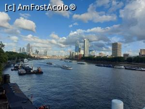 [P02] Londra in prima zi » foto by papalito
 - 
<span class="allrVoted glyphicon glyphicon-heart hidden" id="av1327339"></span>
<a class="m-l-10 hidden" id="sv1327339" onclick="voting_Foto_DelVot(,1327339,27723)" role="button">șterge vot <span class="glyphicon glyphicon-remove"></span></a>
<a id="v91327339" class=" c-red"  onclick="voting_Foto_SetVot(1327339)" role="button"><span class="glyphicon glyphicon-heart-empty"></span> <b>LIKE</b> = Votează poza</a> <img class="hidden"  id="f1327339W9" src="/imagini/loader.gif" border="0" /><span class="AjErrMes hidden" id="e1327339ErM"></span>