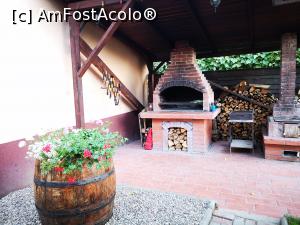 [P17] Casa Lopa; locul de grătar » foto by crismis
 - 
<span class="allrVoted glyphicon glyphicon-heart hidden" id="av1331036"></span>
<a class="m-l-10 hidden" id="sv1331036" onclick="voting_Foto_DelVot(,1331036,27745)" role="button">șterge vot <span class="glyphicon glyphicon-remove"></span></a>
<a id="v91331036" class=" c-red"  onclick="voting_Foto_SetVot(1331036)" role="button"><span class="glyphicon glyphicon-heart-empty"></span> <b>LIKE</b> = Votează poza</a> <img class="hidden"  id="f1331036W9" src="/imagini/loader.gif" border="0" /><span class="AjErrMes hidden" id="e1331036ErM"></span>