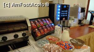 [P38] Cele două automate de cafea, numeroase sorturi de ceaiuri și prăjitorul de pâine » foto by Alina53
 - 
<span class="allrVoted glyphicon glyphicon-heart hidden" id="av1331455"></span>
<a class="m-l-10 hidden" id="sv1331455" onclick="voting_Foto_DelVot(,1331455,27747)" role="button">șterge vot <span class="glyphicon glyphicon-remove"></span></a>
<a id="v91331455" class=" c-red"  onclick="voting_Foto_SetVot(1331455)" role="button"><span class="glyphicon glyphicon-heart-empty"></span> <b>LIKE</b> = Votează poza</a> <img class="hidden"  id="f1331455W9" src="/imagini/loader.gif" border="0" /><span class="AjErrMes hidden" id="e1331455ErM"></span>