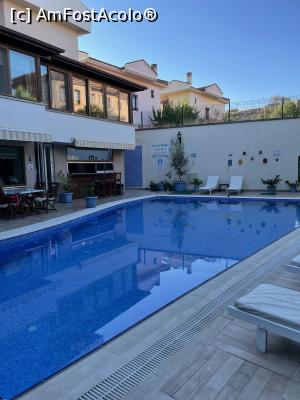 [P14] Piscina si barul aferent » foto by krisstinna
 - 
<span class="allrVoted glyphicon glyphicon-heart hidden" id="av1331706"></span>
<a class="m-l-10 hidden" id="sv1331706" onclick="voting_Foto_DelVot(,1331706,27749)" role="button">șterge vot <span class="glyphicon glyphicon-remove"></span></a>
<a id="v91331706" class=" c-red"  onclick="voting_Foto_SetVot(1331706)" role="button"><span class="glyphicon glyphicon-heart-empty"></span> <b>LIKE</b> = Votează poza</a> <img class="hidden"  id="f1331706W9" src="/imagini/loader.gif" border="0" /><span class="AjErrMes hidden" id="e1331706ErM"></span>
