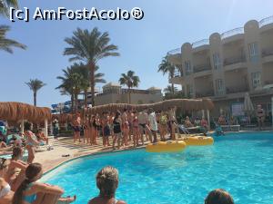 [P02] Piscina incalzita , aici echipa de animatie facea un concurs cu 2 echipe » foto by irina2015
 - 
<span class="allrVoted glyphicon glyphicon-heart hidden" id="av1335978"></span>
<a class="m-l-10 hidden" id="sv1335978" onclick="voting_Foto_DelVot(,1335978,27782)" role="button">șterge vot <span class="glyphicon glyphicon-remove"></span></a>
<a id="v91335978" class=" c-red"  onclick="voting_Foto_SetVot(1335978)" role="button"><span class="glyphicon glyphicon-heart-empty"></span> <b>LIKE</b> = Votează poza</a> <img class="hidden"  id="f1335978W9" src="/imagini/loader.gif" border="0" /><span class="AjErrMes hidden" id="e1335978ErM"></span>