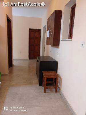 [P17] Mobilier în hol. » foto by Rodel
 - 
<span class="allrVoted glyphicon glyphicon-heart hidden" id="av1337032"></span>
<a class="m-l-10 hidden" id="sv1337032" onclick="voting_Foto_DelVot(,1337032,27794)" role="button">șterge vot <span class="glyphicon glyphicon-remove"></span></a>
<a id="v91337032" class=" c-red"  onclick="voting_Foto_SetVot(1337032)" role="button"><span class="glyphicon glyphicon-heart-empty"></span> <b>LIKE</b> = Votează poza</a> <img class="hidden"  id="f1337032W9" src="/imagini/loader.gif" border="0" /><span class="AjErrMes hidden" id="e1337032ErM"></span>