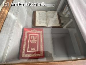 [P41] Muzeul icoanelor pe sticla - alte carti vechi.  » foto by mishu
 - 
<span class="allrVoted glyphicon glyphicon-heart hidden" id="av1339205"></span>
<a class="m-l-10 hidden" id="sv1339205" onclick="voting_Foto_DelVot(,1339205,27800)" role="button">șterge vot <span class="glyphicon glyphicon-remove"></span></a>
<a id="v91339205" class=" c-red"  onclick="voting_Foto_SetVot(1339205)" role="button"><span class="glyphicon glyphicon-heart-empty"></span> <b>LIKE</b> = Votează poza</a> <img class="hidden"  id="f1339205W9" src="/imagini/loader.gif" border="0" /><span class="AjErrMes hidden" id="e1339205ErM"></span>