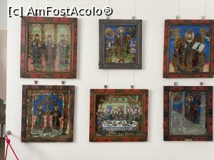 [P72] Muzeul icoanelor pe sticla - exponate » foto by mishu
 - 
<span class="allrVoted glyphicon glyphicon-heart hidden" id="av1339236"></span>
<a class="m-l-10 hidden" id="sv1339236" onclick="voting_Foto_DelVot(,1339236,27800)" role="button">șterge vot <span class="glyphicon glyphicon-remove"></span></a>
<a id="v91339236" class=" c-red"  onclick="voting_Foto_SetVot(1339236)" role="button"><span class="glyphicon glyphicon-heart-empty"></span> <b>LIKE</b> = Votează poza</a> <img class="hidden"  id="f1339236W9" src="/imagini/loader.gif" border="0" /><span class="AjErrMes hidden" id="e1339236ErM"></span>