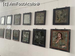 [P78] Muzeul icoanelor pe sticla - exponate » foto by mishu
 - 
<span class="allrVoted glyphicon glyphicon-heart hidden" id="av1339242"></span>
<a class="m-l-10 hidden" id="sv1339242" onclick="voting_Foto_DelVot(,1339242,27800)" role="button">șterge vot <span class="glyphicon glyphicon-remove"></span></a>
<a id="v91339242" class=" c-red"  onclick="voting_Foto_SetVot(1339242)" role="button"><span class="glyphicon glyphicon-heart-empty"></span> <b>LIKE</b> = Votează poza</a> <img class="hidden"  id="f1339242W9" src="/imagini/loader.gif" border="0" /><span class="AjErrMes hidden" id="e1339242ErM"></span>