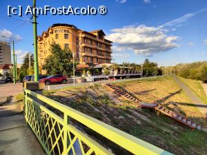 [P24] Hotel Coandi văzut de pe pod » foto by crismis
 - 
<span class="allrVoted glyphicon glyphicon-heart hidden" id="av1502747"></span>
<a class="m-l-10 hidden" id="sv1502747" onclick="voting_Foto_DelVot(,1502747,27815)" role="button">șterge vot <span class="glyphicon glyphicon-remove"></span></a>
<a id="v91502747" class=" c-red"  onclick="voting_Foto_SetVot(1502747)" role="button"><span class="glyphicon glyphicon-heart-empty"></span> <b>LIKE</b> = Votează poza</a> <img class="hidden"  id="f1502747W9" src="/imagini/loader.gif" border="0" /><span class="AjErrMes hidden" id="e1502747ErM"></span>