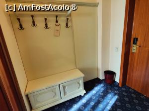 [P06] Hotel Coandi; camera noastră » foto by crismis
 - 
<span class="allrVoted glyphicon glyphicon-heart hidden" id="av1502730"></span>
<a class="m-l-10 hidden" id="sv1502730" onclick="voting_Foto_DelVot(,1502730,27815)" role="button">șterge vot <span class="glyphicon glyphicon-remove"></span></a>
<a id="v91502730" class=" c-red"  onclick="voting_Foto_SetVot(1502730)" role="button"><span class="glyphicon glyphicon-heart-empty"></span> <b>LIKE</b> = Votează poza</a> <img class="hidden"  id="f1502730W9" src="/imagini/loader.gif" border="0" /><span class="AjErrMes hidden" id="e1502730ErM"></span>