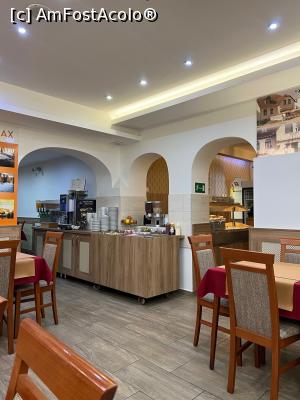 [P08] Restaurantul hotelului » foto by Trank
 - 
<span class="allrVoted glyphicon glyphicon-heart hidden" id="av1341367"></span>
<a class="m-l-10 hidden" id="sv1341367" onclick="voting_Foto_DelVot(,1341367,27819)" role="button">șterge vot <span class="glyphicon glyphicon-remove"></span></a>
<a id="v91341367" class=" c-red"  onclick="voting_Foto_SetVot(1341367)" role="button"><span class="glyphicon glyphicon-heart-empty"></span> <b>LIKE</b> = Votează poza</a> <img class="hidden"  id="f1341367W9" src="/imagini/loader.gif" border="0" /><span class="AjErrMes hidden" id="e1341367ErM"></span>