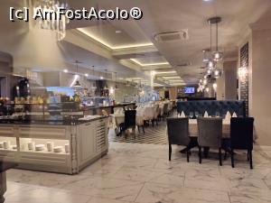 [P25] O privire prin ușa închisă a restaurantului, înainte de deschidere » foto by crismis
 - 
<span class="allrVoted glyphicon glyphicon-heart hidden" id="av1342350"></span>
<a class="m-l-10 hidden" id="sv1342350" onclick="voting_Foto_DelVot(,1342350,27826)" role="button">șterge vot <span class="glyphicon glyphicon-remove"></span></a>
<a id="v91342350" class=" c-red"  onclick="voting_Foto_SetVot(1342350)" role="button"><span class="glyphicon glyphicon-heart-empty"></span> <b>LIKE</b> = Votează poza</a> <img class="hidden"  id="f1342350W9" src="/imagini/loader.gif" border="0" /><span class="AjErrMes hidden" id="e1342350ErM"></span>
