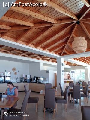 [P27] Besch Restaurant,o parte din interior. În plan -secund, aparatele pentru cafea, sucuri, bere, » foto by Rodel
 - 
<span class="allrVoted glyphicon glyphicon-heart hidden" id="av1342484"></span>
<a class="m-l-10 hidden" id="sv1342484" onclick="voting_Foto_DelVot(,1342484,27827)" role="button">șterge vot <span class="glyphicon glyphicon-remove"></span></a>
<a id="v91342484" class=" c-red"  onclick="voting_Foto_SetVot(1342484)" role="button"><span class="glyphicon glyphicon-heart-empty"></span> <b>LIKE</b> = Votează poza</a> <img class="hidden"  id="f1342484W9" src="/imagini/loader.gif" border="0" /><span class="AjErrMes hidden" id="e1342484ErM"></span>