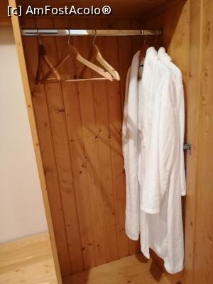 [P08] Halatele de baie » foto by MaraMura
 - 
<span class="allrVoted glyphicon glyphicon-heart hidden" id="av1343086"></span>
<a class="m-l-10 hidden" id="sv1343086" onclick="voting_Foto_DelVot(,1343086,27829)" role="button">șterge vot <span class="glyphicon glyphicon-remove"></span></a>
<a id="v91343086" class=" c-red"  onclick="voting_Foto_SetVot(1343086)" role="button"><span class="glyphicon glyphicon-heart-empty"></span> <b>LIKE</b> = Votează poza</a> <img class="hidden"  id="f1343086W9" src="/imagini/loader.gif" border="0" /><span class="AjErrMes hidden" id="e1343086ErM"></span>