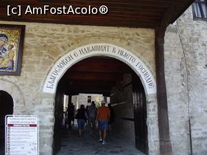 [P07] A doua poartă ce dă spre curţile a doua şi a treia ale mănăstirii Troyan » foto by irinad
 - 
<span class="allrVoted glyphicon glyphicon-heart hidden" id="av781820"></span>
<a class="m-l-10 hidden" id="sv781820" onclick="voting_Foto_DelVot(,781820,27839)" role="button">șterge vot <span class="glyphicon glyphicon-remove"></span></a>
<a id="v9781820" class=" c-red"  onclick="voting_Foto_SetVot(781820)" role="button"><span class="glyphicon glyphicon-heart-empty"></span> <b>LIKE</b> = Votează poza</a> <img class="hidden"  id="f781820W9" src="/imagini/loader.gif" border="0" /><span class="AjErrMes hidden" id="e781820ErM"></span>