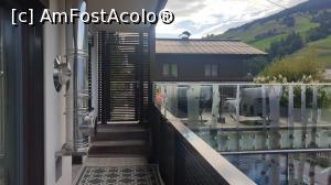 [P06] Hotel Talblick - balconul frontal - vedere spre terasa de deasupra barului » foto by k-lator
 - 
<span class="allrVoted glyphicon glyphicon-heart hidden" id="av1345604"></span>
<a class="m-l-10 hidden" id="sv1345604" onclick="voting_Foto_DelVot(,1345604,27850)" role="button">șterge vot <span class="glyphicon glyphicon-remove"></span></a>
<a id="v91345604" class=" c-red"  onclick="voting_Foto_SetVot(1345604)" role="button"><span class="glyphicon glyphicon-heart-empty"></span> <b>LIKE</b> = Votează poza</a> <img class="hidden"  id="f1345604W9" src="/imagini/loader.gif" border="0" /><span class="AjErrMes hidden" id="e1345604ErM"></span>
