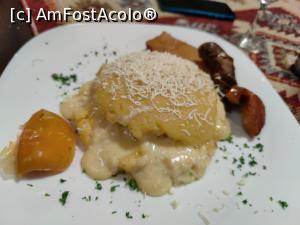 [P17] Bulz cu brânză de burduf și un pic de carne de la gârniță » foto by crismis
 - 
<span class="allrVoted glyphicon glyphicon-heart hidden" id="av1345959"></span>
<a class="m-l-10 hidden" id="sv1345959" onclick="voting_Foto_DelVot(,1345959,27853)" role="button">șterge vot <span class="glyphicon glyphicon-remove"></span></a>
<a id="v91345959" class=" c-red"  onclick="voting_Foto_SetVot(1345959)" role="button"><span class="glyphicon glyphicon-heart-empty"></span> <b>LIKE</b> = Votează poza</a> <img class="hidden"  id="f1345959W9" src="/imagini/loader.gif" border="0" /><span class="AjErrMes hidden" id="e1345959ErM"></span>