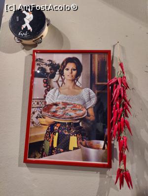 [P06] Pizzeria Rumore, decor » foto by crismis
 - 
<span class="allrVoted glyphicon glyphicon-heart hidden" id="av1346967"></span>
<a class="m-l-10 hidden" id="sv1346967" onclick="voting_Foto_DelVot(,1346967,27868)" role="button">șterge vot <span class="glyphicon glyphicon-remove"></span></a>
<a id="v91346967" class=" c-red"  onclick="voting_Foto_SetVot(1346967)" role="button"><span class="glyphicon glyphicon-heart-empty"></span> <b>LIKE</b> = Votează poza</a> <img class="hidden"  id="f1346967W9" src="/imagini/loader.gif" border="0" /><span class="AjErrMes hidden" id="e1346967ErM"></span>