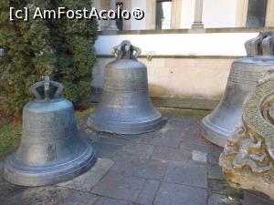 [P15] Iași - Biserica "Sfinții Trei Ierarhi". Lângă clădirea muzeului. » foto by iulianic
 - 
<span class="allrVoted glyphicon glyphicon-heart hidden" id="av1347981"></span>
<a class="m-l-10 hidden" id="sv1347981" onclick="voting_Foto_DelVot(,1347981,27873)" role="button">șterge vot <span class="glyphicon glyphicon-remove"></span></a>
<a id="v91347981" class=" c-red"  onclick="voting_Foto_SetVot(1347981)" role="button"><span class="glyphicon glyphicon-heart-empty"></span> <b>LIKE</b> = Votează poza</a> <img class="hidden"  id="f1347981W9" src="/imagini/loader.gif" border="0" /><span class="AjErrMes hidden" id="e1347981ErM"></span>