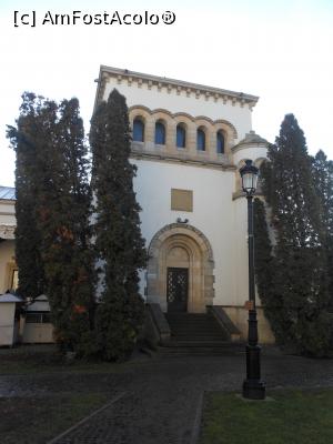 [P17] Iași - Biserica "Sfinții Trei Ierarhi". Clădirea muzeului. » foto by iulianic
 - 
<span class="allrVoted glyphicon glyphicon-heart hidden" id="av1347983"></span>
<a class="m-l-10 hidden" id="sv1347983" onclick="voting_Foto_DelVot(,1347983,27873)" role="button">șterge vot <span class="glyphicon glyphicon-remove"></span></a>
<a id="v91347983" class=" c-red"  onclick="voting_Foto_SetVot(1347983)" role="button"><span class="glyphicon glyphicon-heart-empty"></span> <b>LIKE</b> = Votează poza</a> <img class="hidden"  id="f1347983W9" src="/imagini/loader.gif" border="0" /><span class="AjErrMes hidden" id="e1347983ErM"></span>