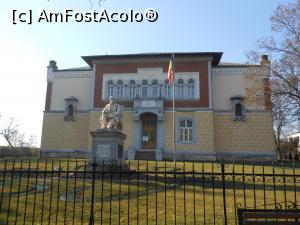 [P19] Iași - Lângă Mănăstirea "Sfinții Trei Ierarhi", Școala "Gheorghe Asachi". » foto by iulianic
 - 
<span class="allrVoted glyphicon glyphicon-heart hidden" id="av1347985"></span>
<a class="m-l-10 hidden" id="sv1347985" onclick="voting_Foto_DelVot(,1347985,27873)" role="button">șterge vot <span class="glyphicon glyphicon-remove"></span></a>
<a id="v91347985" class=" c-red"  onclick="voting_Foto_SetVot(1347985)" role="button"><span class="glyphicon glyphicon-heart-empty"></span> <b>LIKE</b> = Votează poza</a> <img class="hidden"  id="f1347985W9" src="/imagini/loader.gif" border="0" /><span class="AjErrMes hidden" id="e1347985ErM"></span>