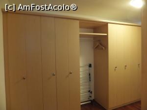[P03] Dulapul aflat în holul apartamentului » foto by ElenaUlrich
 - 
<span class="allrVoted glyphicon glyphicon-heart hidden" id="av1350112"></span>
<a class="m-l-10 hidden" id="sv1350112" onclick="voting_Foto_DelVot(,1350112,27898)" role="button">șterge vot <span class="glyphicon glyphicon-remove"></span></a>
<a id="v91350112" class=" c-red"  onclick="voting_Foto_SetVot(1350112)" role="button"><span class="glyphicon glyphicon-heart-empty"></span> <b>LIKE</b> = Votează poza</a> <img class="hidden"  id="f1350112W9" src="/imagini/loader.gif" border="0" /><span class="AjErrMes hidden" id="e1350112ErM"></span>