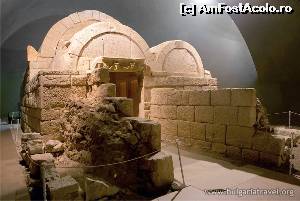 [P18] Interiorul Mormantului Regal (<a href='http://bulgariatravel.org/en/object/69/Sveshtarska_grobnica' target='_blank'>sursa</a>) » foto by Testosu'
 - 
<span class="allrVoted glyphicon glyphicon-heart hidden" id="av636215"></span>
<a class="m-l-10 hidden" id="sv636215" onclick="voting_Foto_DelVot(,636215,27980)" role="button">șterge vot <span class="glyphicon glyphicon-remove"></span></a>
<a id="v9636215" class=" c-red"  onclick="voting_Foto_SetVot(636215)" role="button"><span class="glyphicon glyphicon-heart-empty"></span> <b>LIKE</b> = Votează poza</a> <img class="hidden"  id="f636215W9" src="/imagini/loader.gif" border="0" /><span class="AjErrMes hidden" id="e636215ErM"></span>