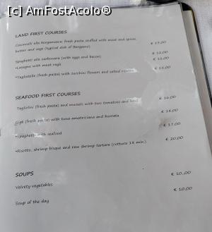 [P30] Vox Longe Bar Restaurant - meniul » foto by Carmen Ion
 - 
<span class="allrVoted glyphicon glyphicon-heart hidden" id="av1374525"></span>
<a class="m-l-10 hidden" id="sv1374525" onclick="voting_Foto_DelVot(,1374525,27983)" role="button">șterge vot <span class="glyphicon glyphicon-remove"></span></a>
<a id="v91374525" class=" c-red"  onclick="voting_Foto_SetVot(1374525)" role="button"><span class="glyphicon glyphicon-heart-empty"></span> <b>LIKE</b> = Votează poza</a> <img class="hidden"  id="f1374525W9" src="/imagini/loader.gif" border="0" /><span class="AjErrMes hidden" id="e1374525ErM"></span>